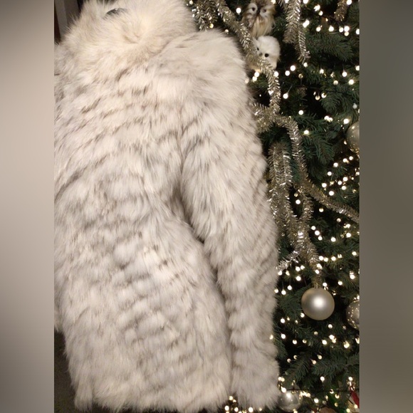 Saga Fox luxury coat Size Small/Medium - Picture 3 of 16